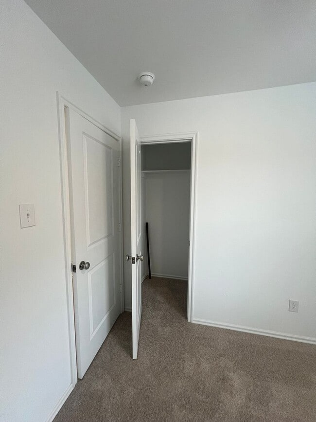 Building Photo - REDUCED RENT!!! Available Now! 4-Bedroom, 3-bath home in OKC!