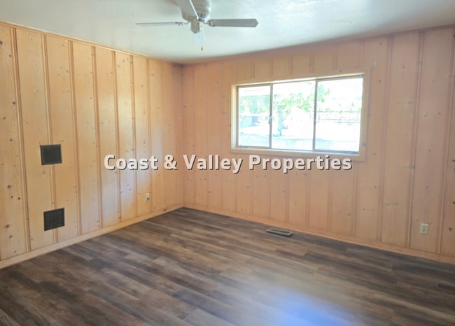 Building Photo - River Road Property for RENT!!!
