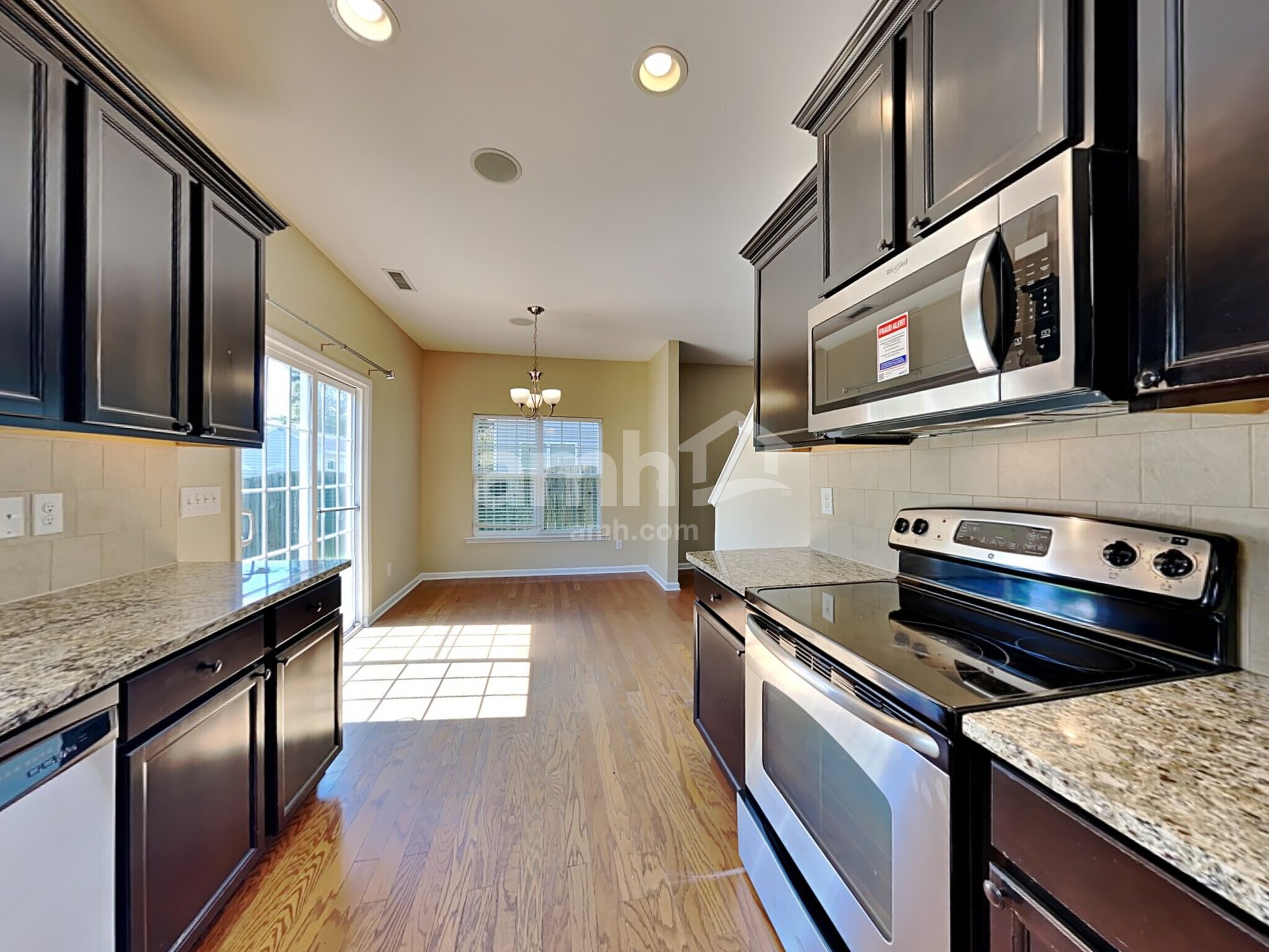 Building Photo - 660 Smithridge Way
