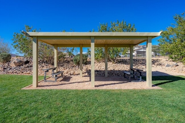Building Photo - 548 N 550 W
