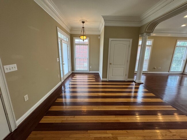 Building Photo - Executive Rental in Pear Alley Condominium...