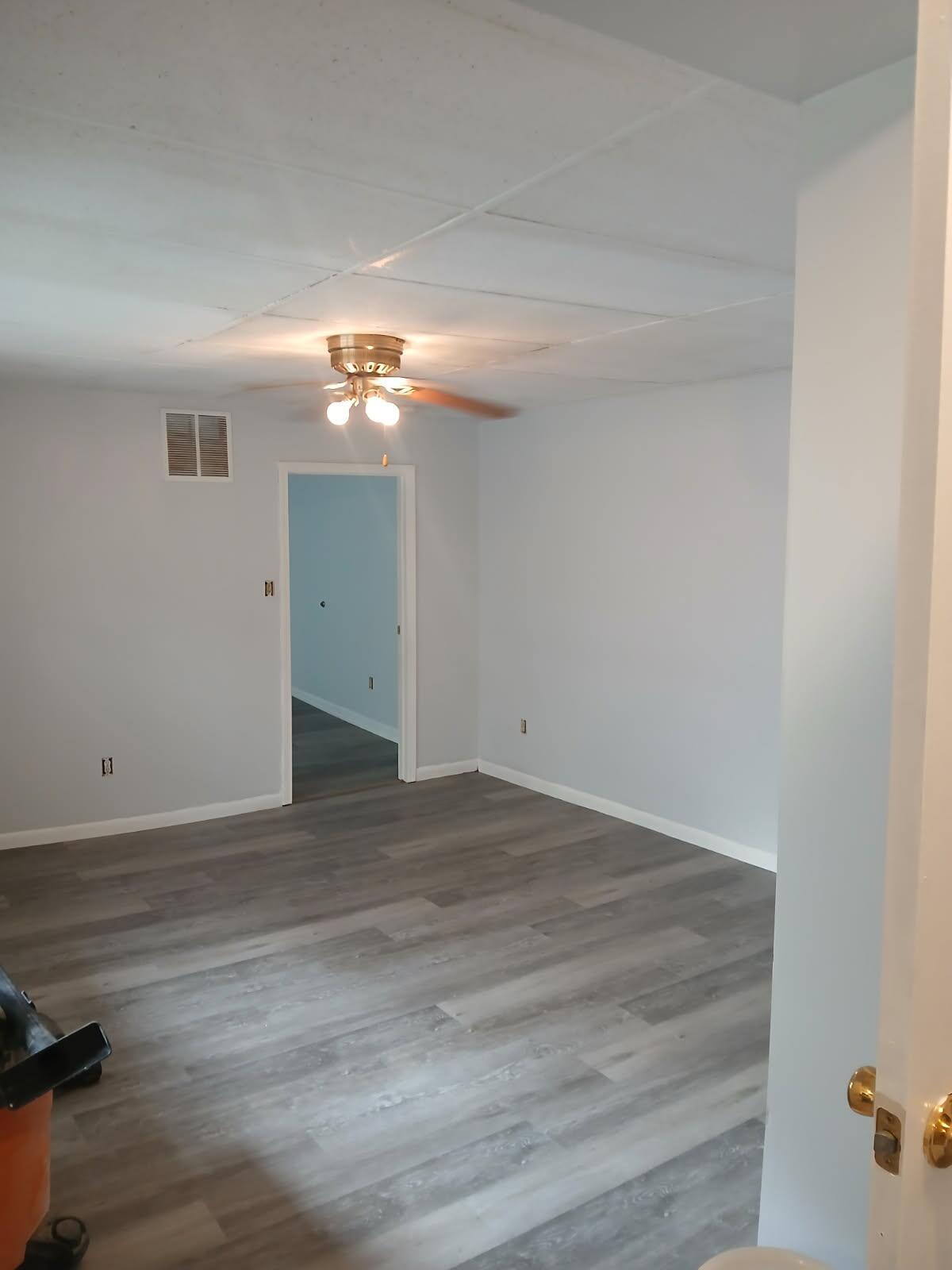 L/r - 1333 1st Ave
