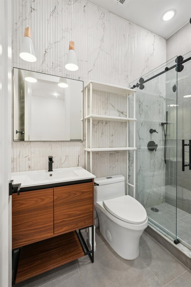 Building Photo - 431 Palisade Ave