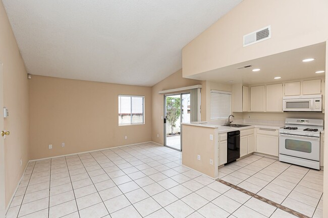 Building Photo - ***3 BED 2 BATH HOUSE***HOUSE IN TRI-CITY ...