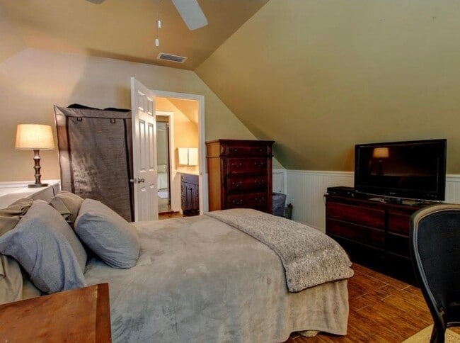 Building Photo - Executive Lakefront Retreat with Private P...