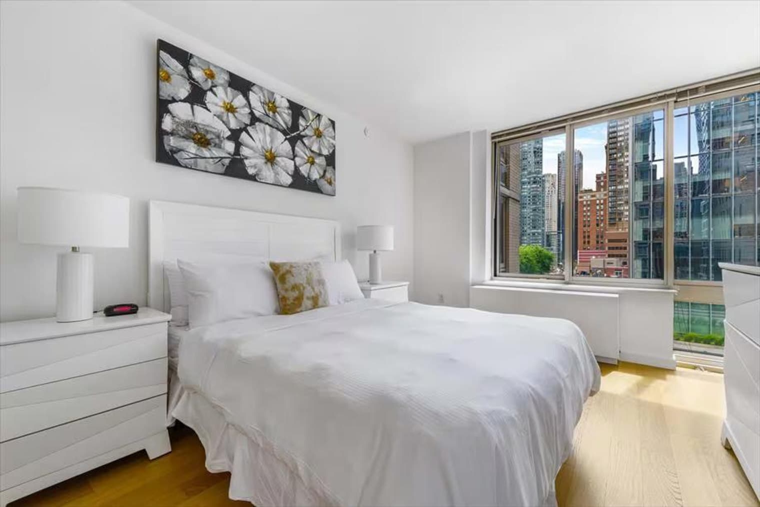 Building Photo - 254 W 54th St