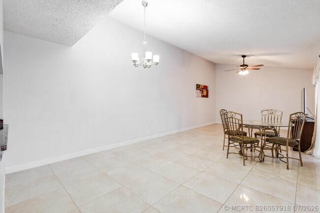 Building Photo - 4245 Landar Dr