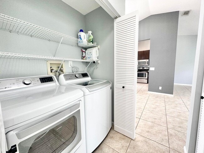 Building Photo - 104 Lakewood Dr