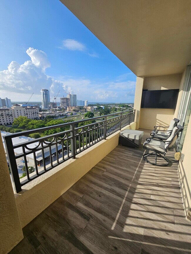Building Photo - 550 Okeechobee Blvd