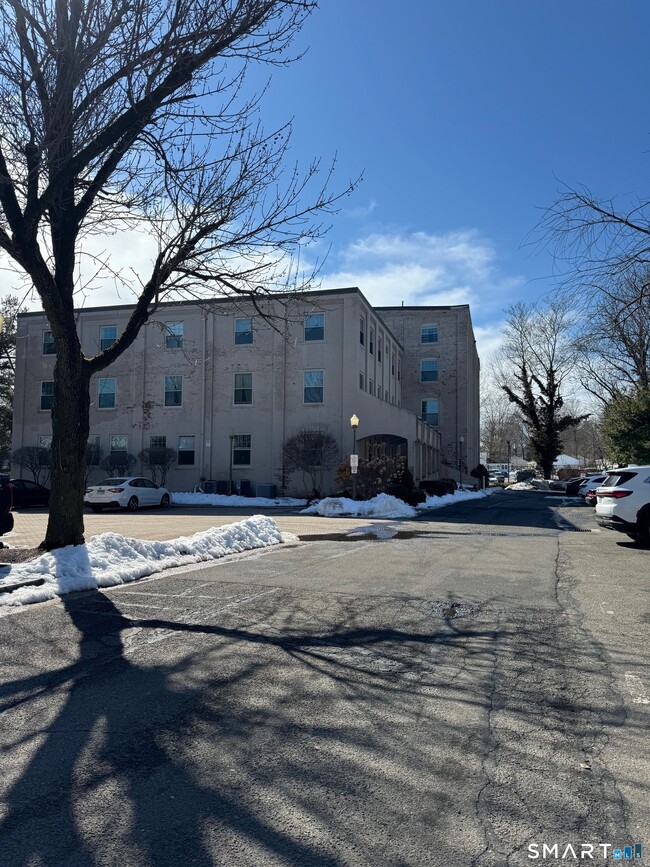 Building Photo - 146 High St