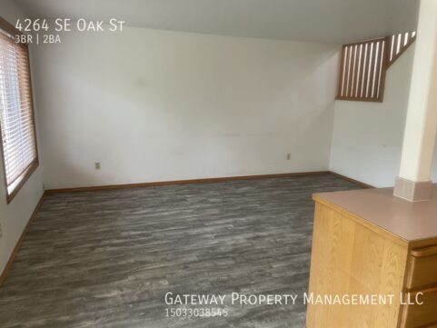 Building Photo - 4264 SE Oak St
