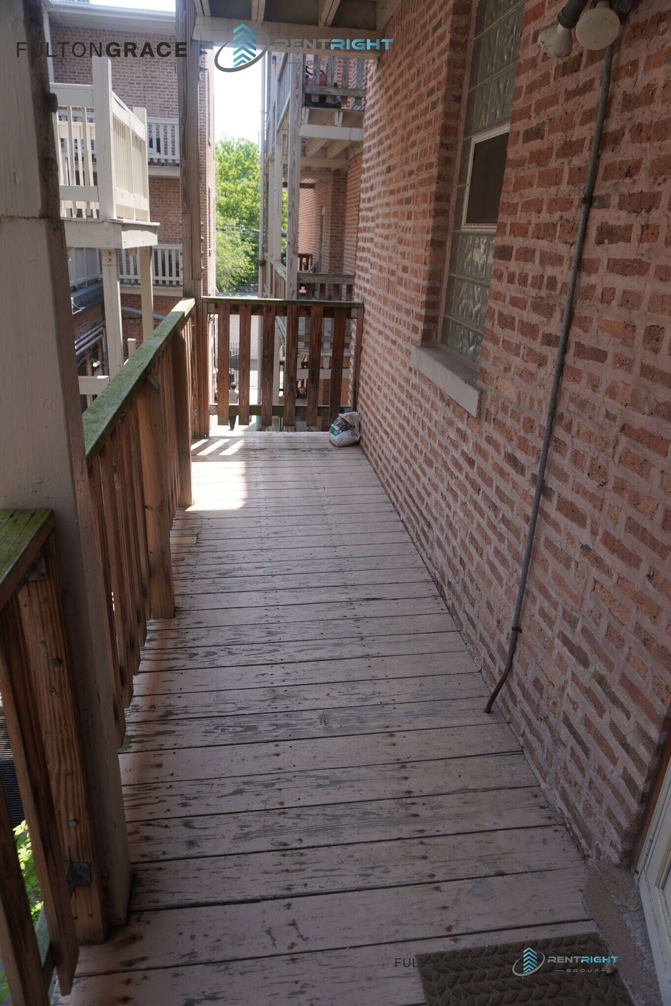 Building Photo - 6357 N Lakewood Ave