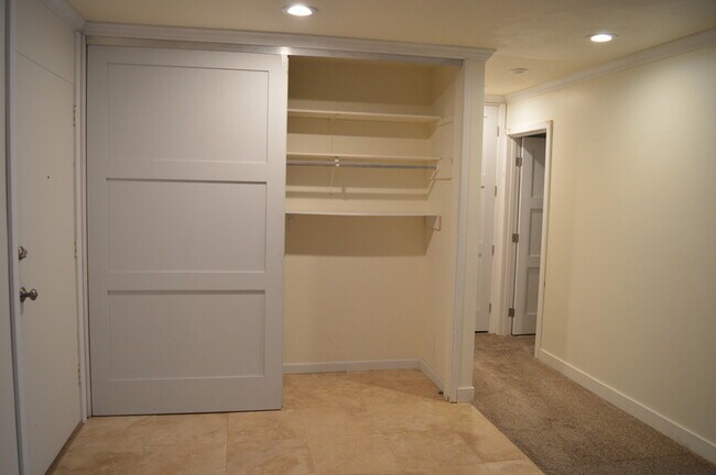 Building Photo - 6401 Lake Washington Blvd NE