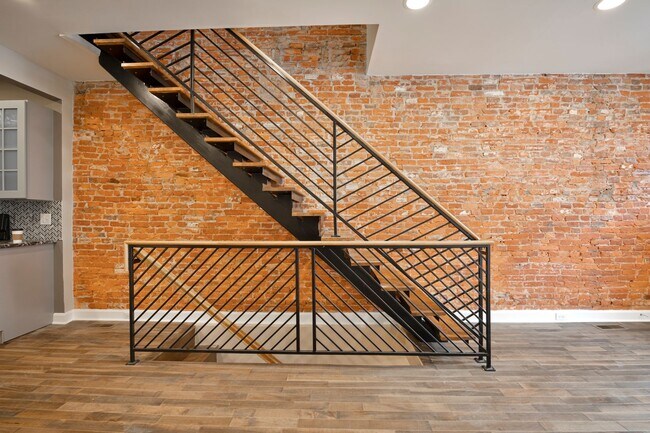 Building Photo - ???Newly Updated, MODERN 2 Bedroom in booming Brewerytown