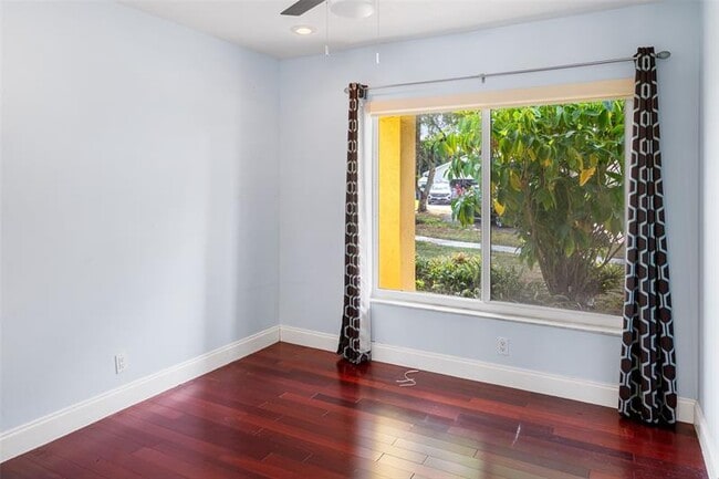 Building Photo - 8619 SW 51st St