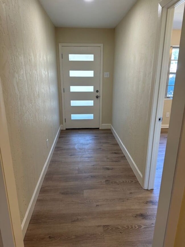 Building Photo - 4/2/1  LISD Fenced yard and pet friednly