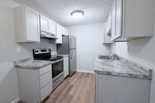 Building Photo - Riverview Tower Apartments