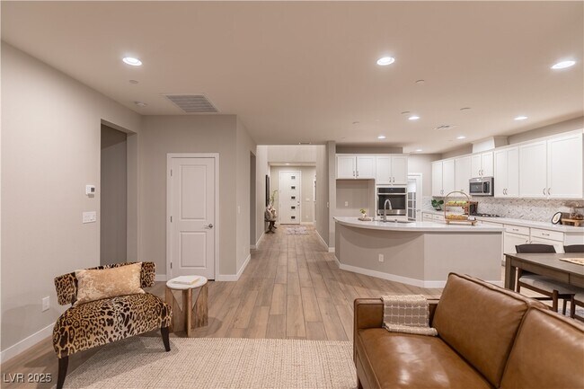 Building Photo - 16 Cresta Villa Ct