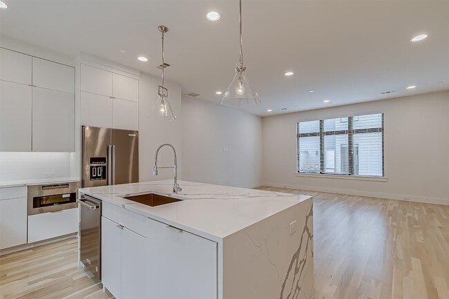 Building Photo - 2707 Kimsey Dr