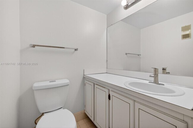 Building Photo - 3100 W Rolling Hills Cir