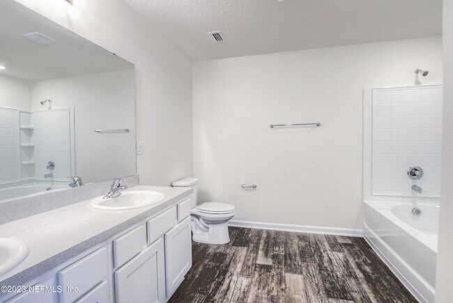 Building Photo - 65327 River Glen Pkwy