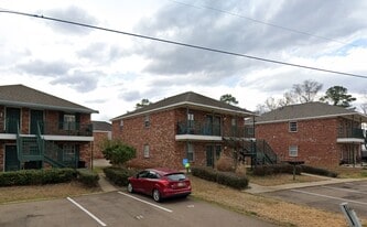 Building Photo - Oak Village Apartments