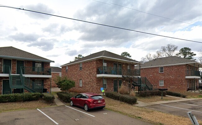 Building Photo - Oak Village Apartments