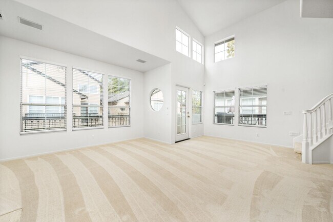 Building Photo - Newport Beach Townhome  for Lease