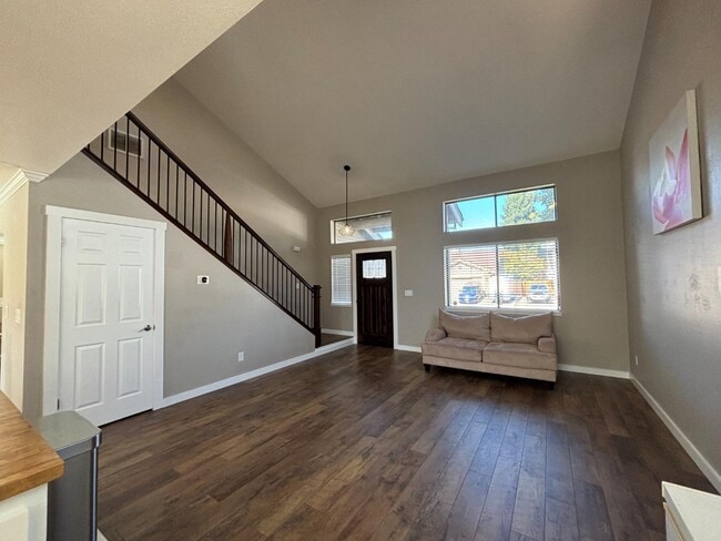 Building Photo - 430 Inverness Way