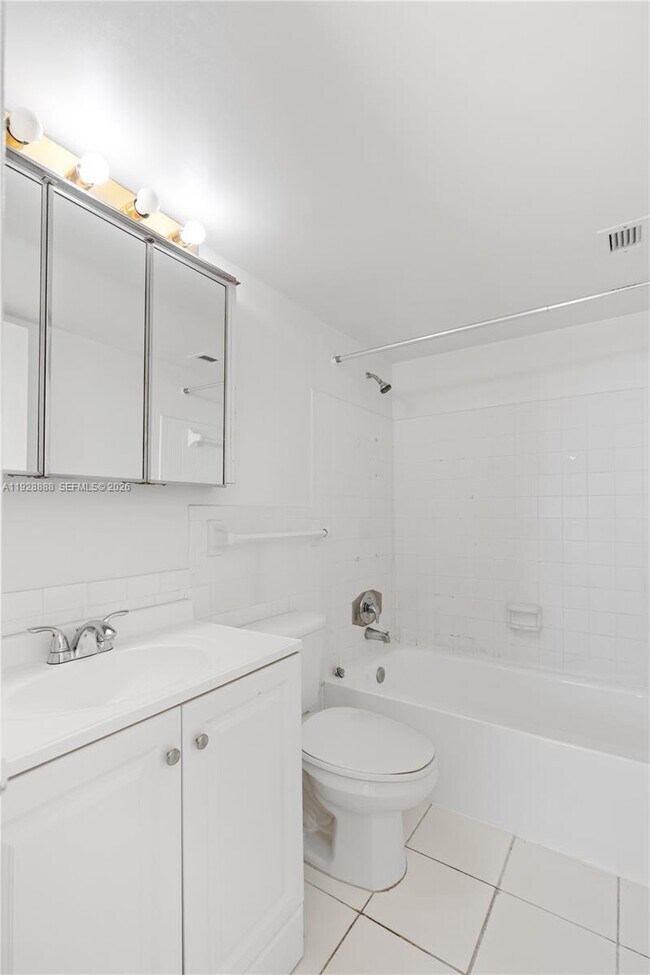 Building Photo - 1830 Dixieana St