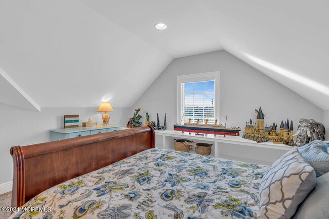 Building Photo - 300 Salem Ave