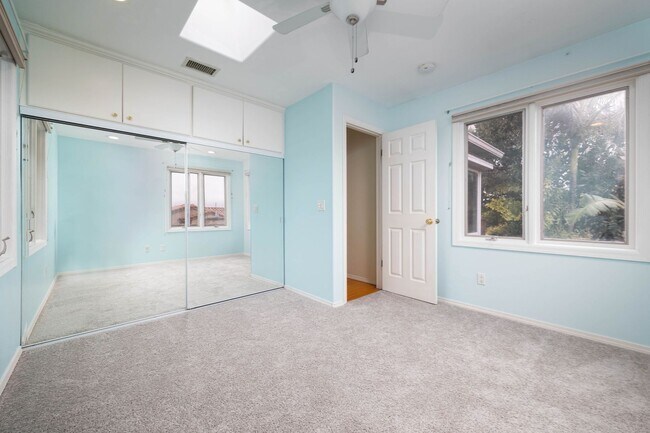 Building Photo - 1301 Forest Ave