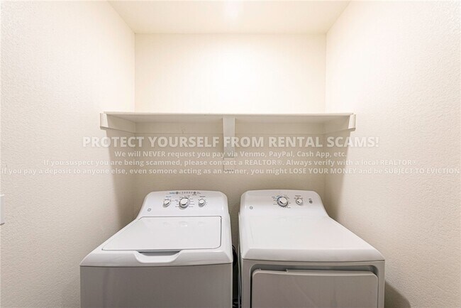 Building Photo - 1374 N Corsica Dr