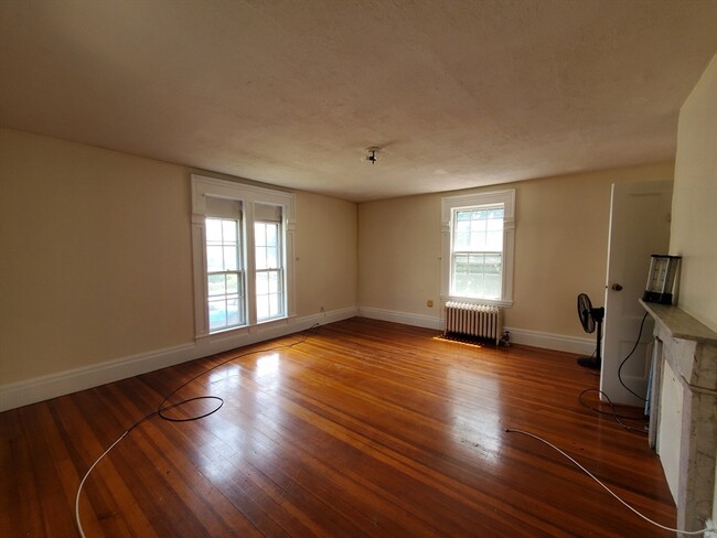 Building Photo - 56 Lyman St