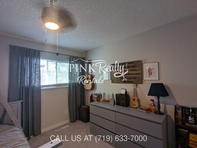 Building Photo - 3230 Breckenridge Dr W