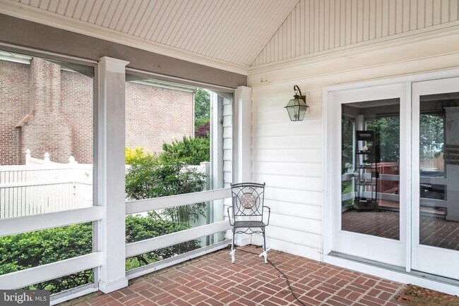 Building Photo - 5444 E Nithsdale Dr