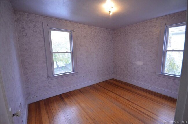 Building Photo - 147 Freeman Ave