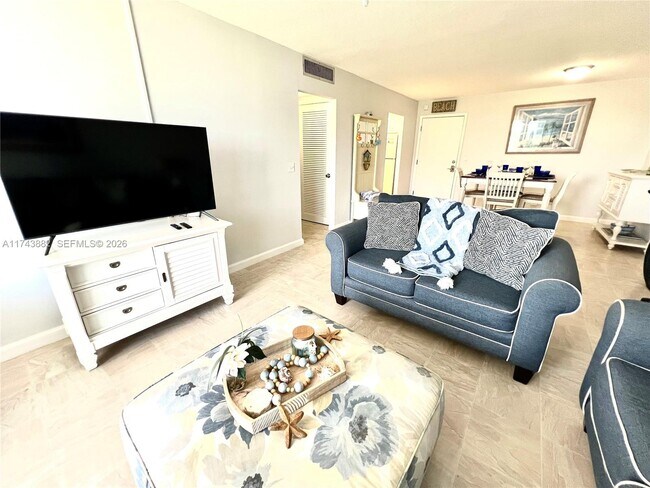 Building Photo - 125 S Ocean Ave