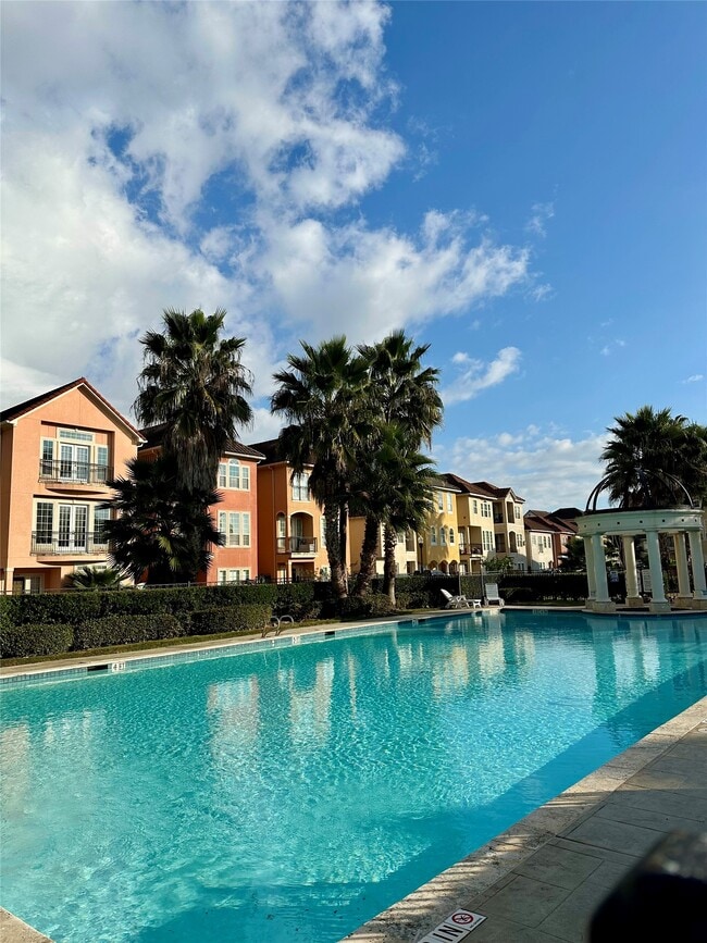 Building Photo - 7227 Laguna Villas