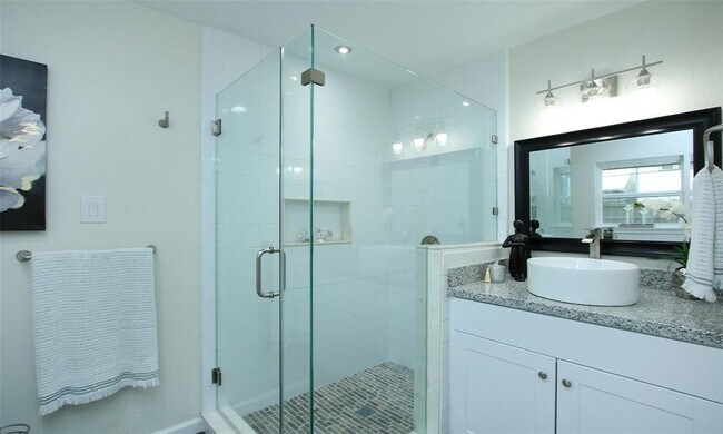 Building Photo - 8741 Blankenship Dr