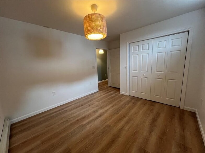 Building Photo - 9 Turner Ave