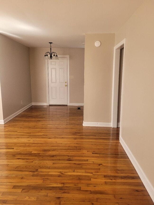 Building Photo - 101 N Gregg St