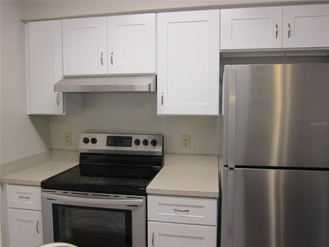 Building Photo - 7019 SW 21st Ln