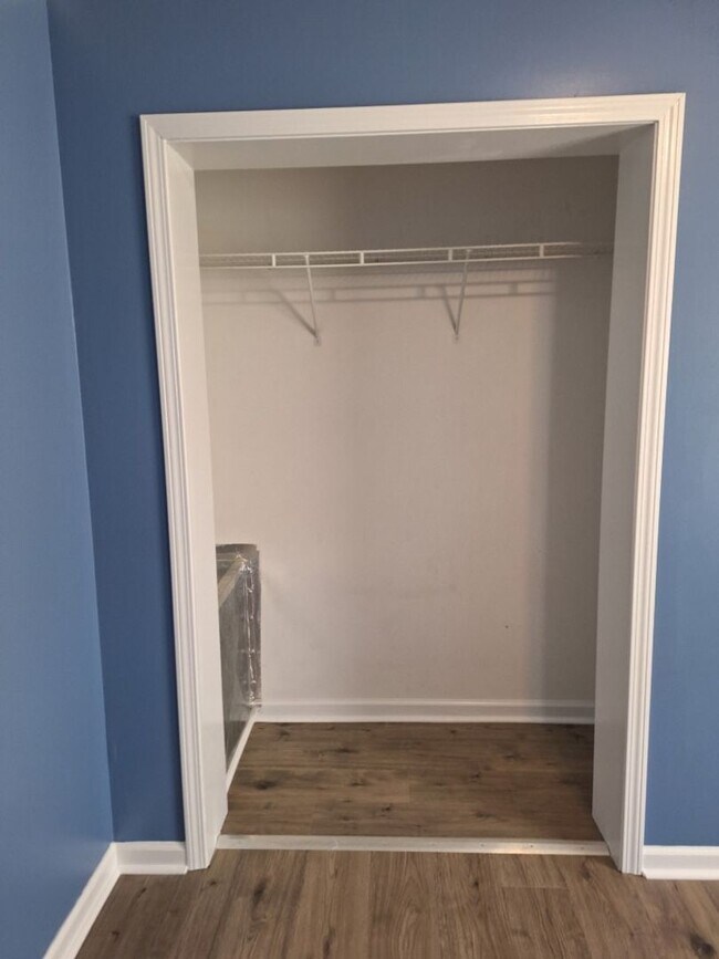 Building Photo - HOLIDAY MOVE IN SPECIAL. $500.00 OFF OF TH...