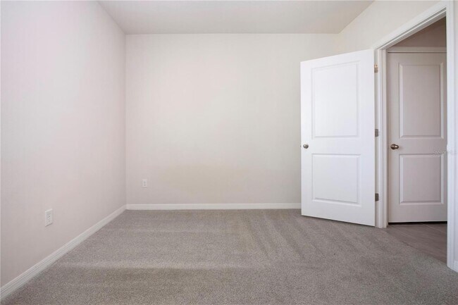 Building Photo - 3513 Hilltop Cir