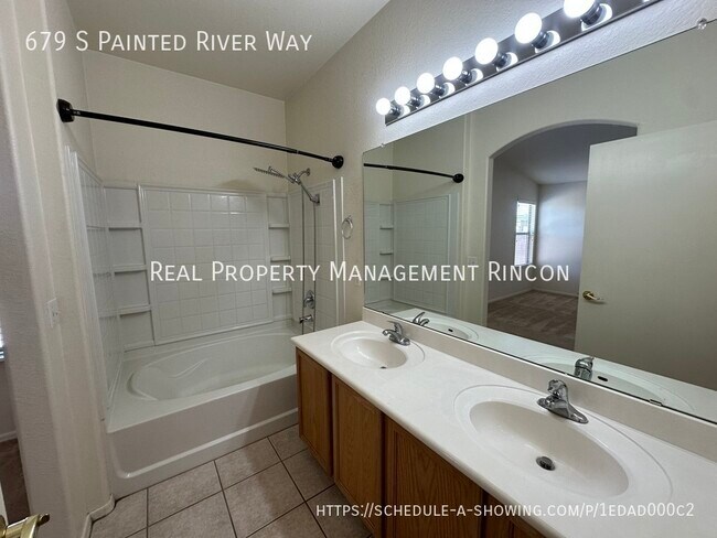 Building Photo - 679 S Painted River Way