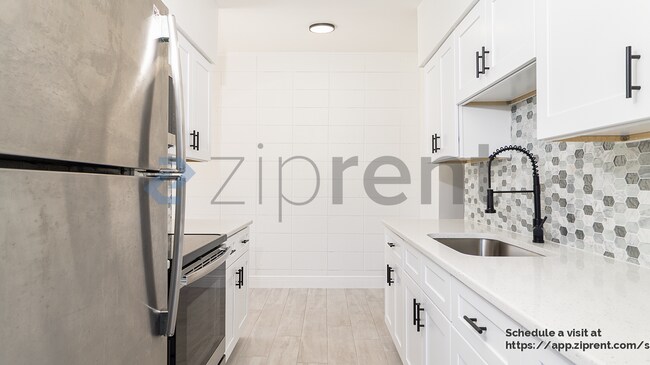 Building Photo - 1105 E South St