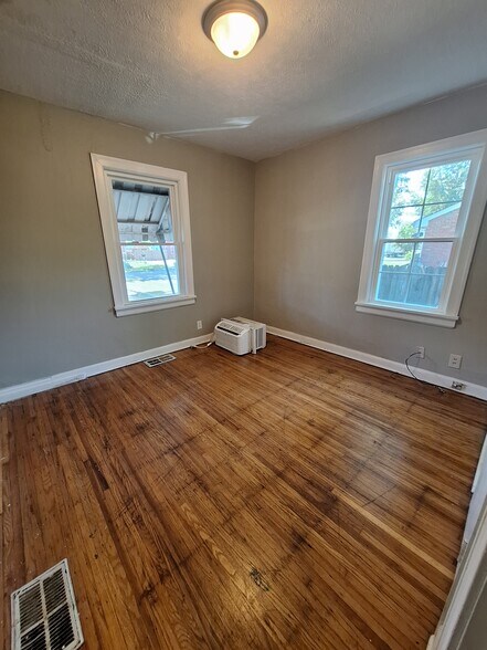 Building Photo - 1513 Aletha Dr