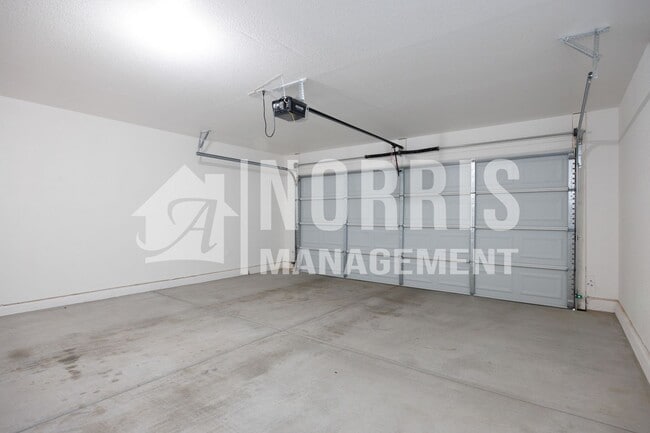 Building Photo - Beautiful New Home in Arizona City