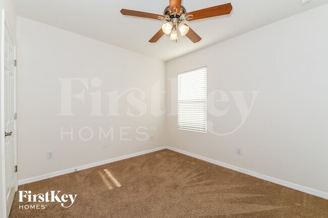 Building Photo - 1627 SW 25th Ln